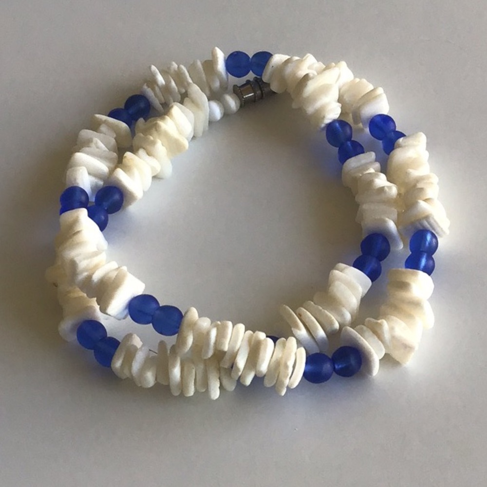 Y2K VSCO Girl puka shell necklace faux stone white and blue beads - Picture 15 of 16